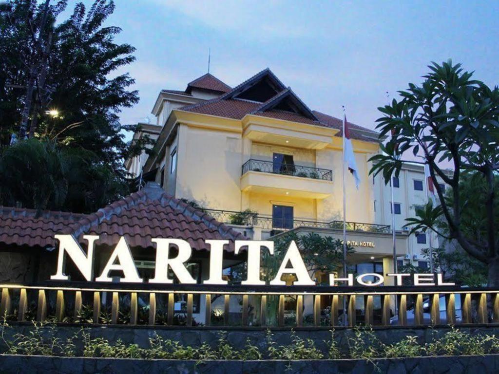 Narita Classic Hotel Surabaya Exteriör bild