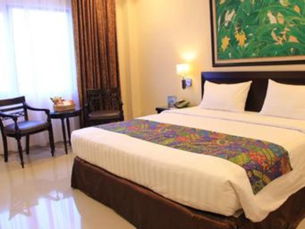 Narita Classic Hotel Surabaya Exteriör bild