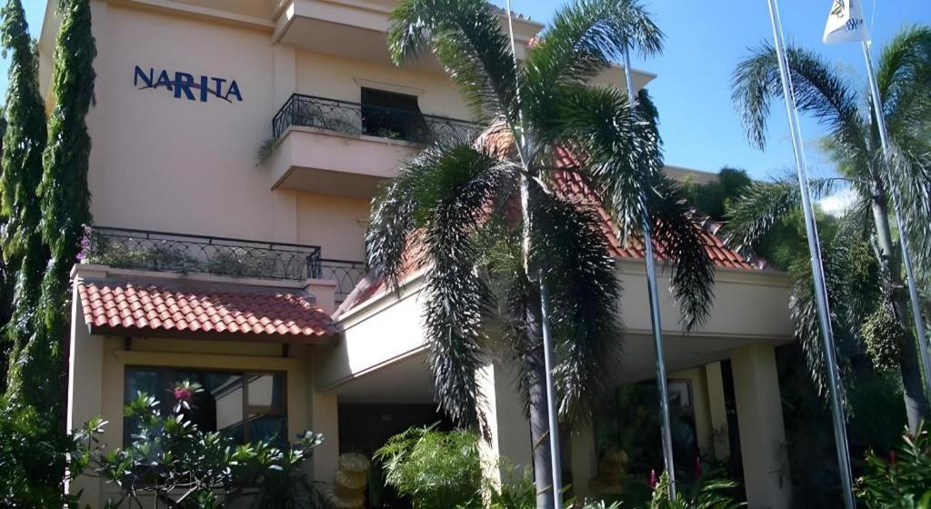 Narita Classic Hotel Surabaya Exteriör bild